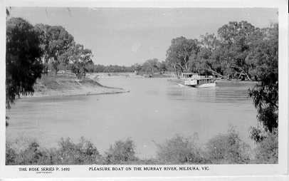Pleasure boat on the Murray River, Mildura