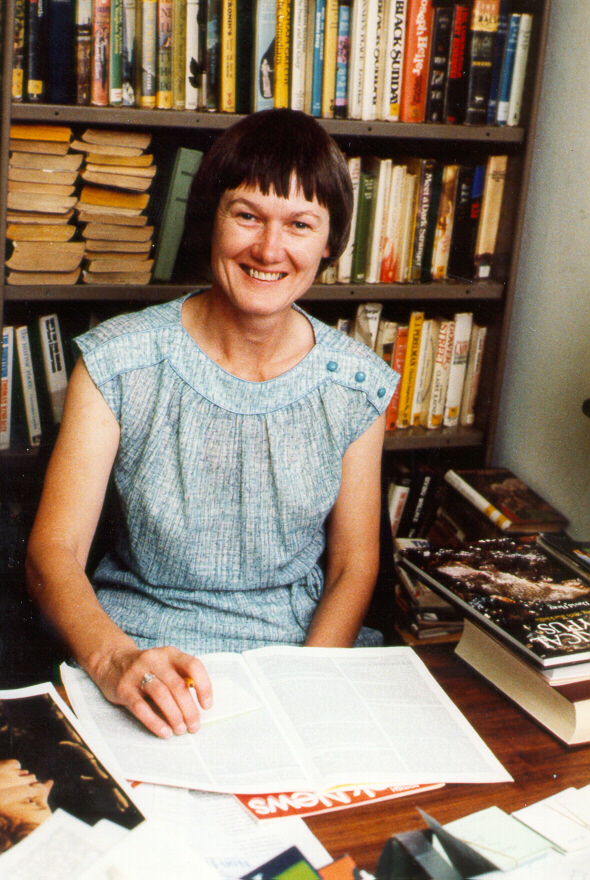  Librarian Elaine Zeunert