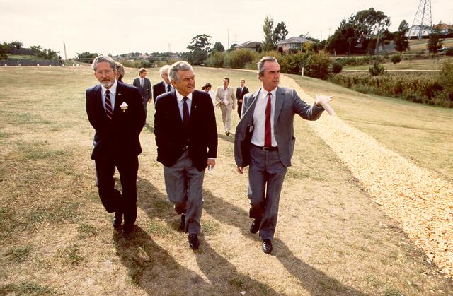  Mayor Murray Gavin. Prime Minister Bob Hawke and City Manager Joe Diffen at the Tate Reserve Opening