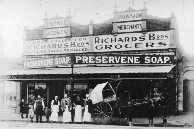  Richards Bros. Grocers