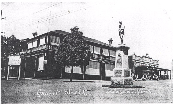 War memorial in Grant street, Alexandra