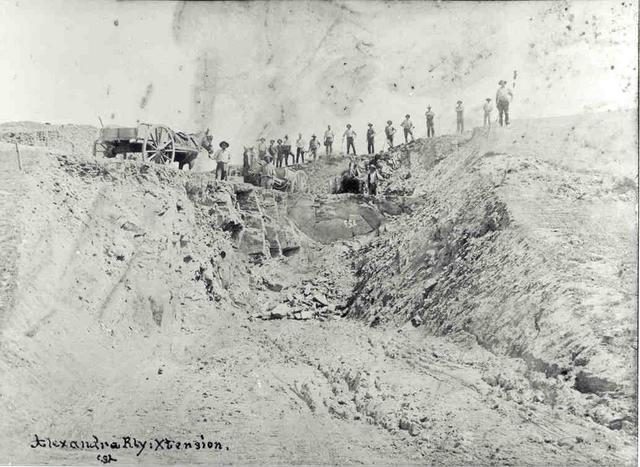 Building the extension to the railway line, Eglington Cutting, Alexandra.