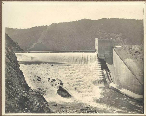 Sugarloaf spillway