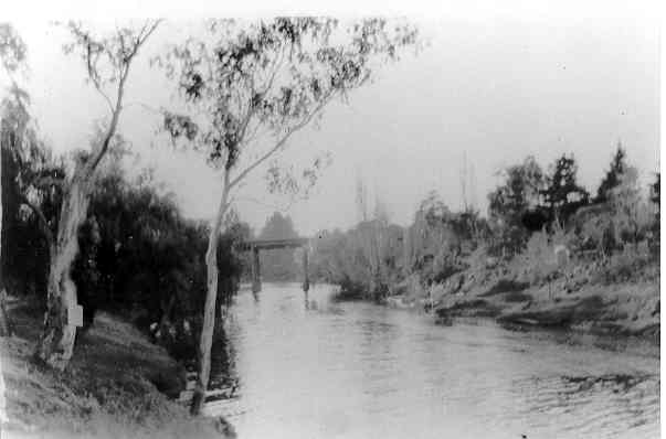 [Yarra River near Heyington]