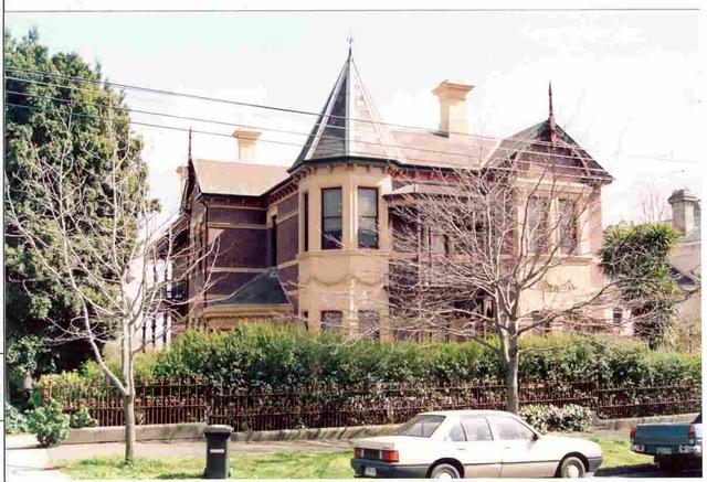 [photo of 33 Grandview Grove, Prahran]