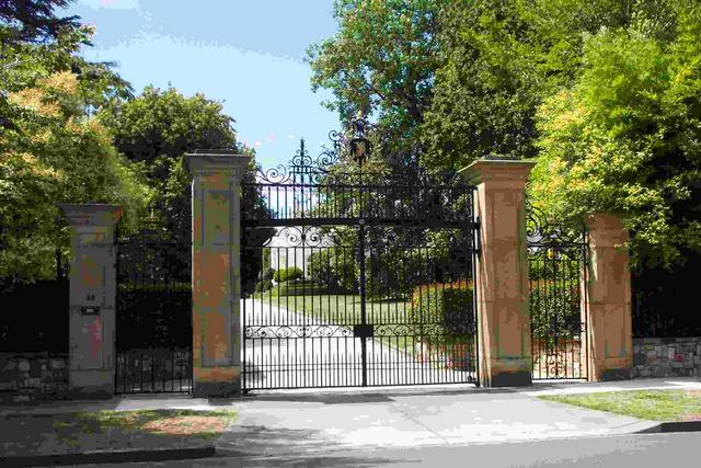 [Cranlana gates]