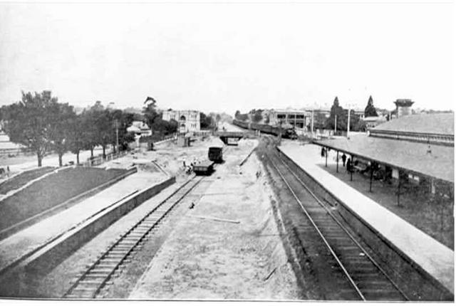 [the approach to Hawksburn Railway Station]