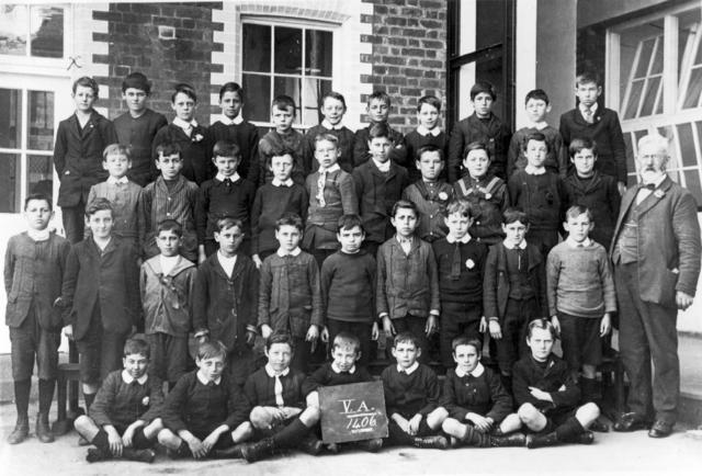 Andrew Webb's class photo at Yarra Park Primary School