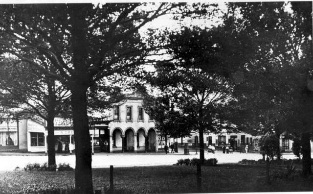 Postcard of Victoria Parade