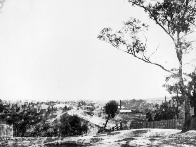 View of the Victoria Street bridge from Hawthorn