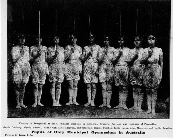 Female fencers at the Richmond gym