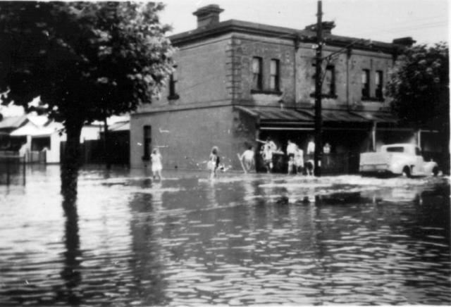 Flood in Gipps Street