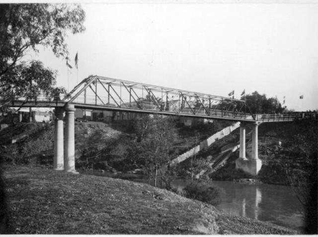 Gipps Street bridge