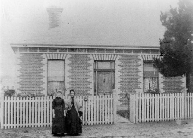 House, corner of Mary Street and Willow Lane, Richmond