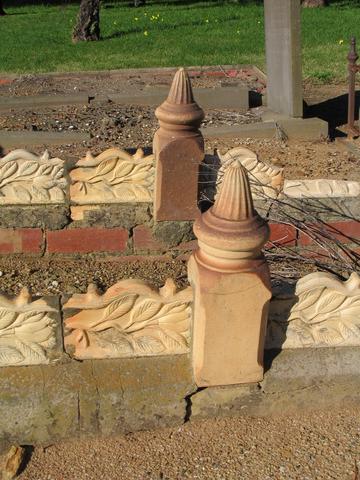 Melbourne General Cemetery grave with ceramic border detail #5