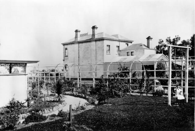 12 North Terrace - garden