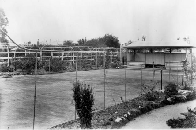 12 North Terrace - tennis court