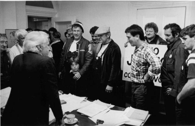 Strikers confront Town Clerk