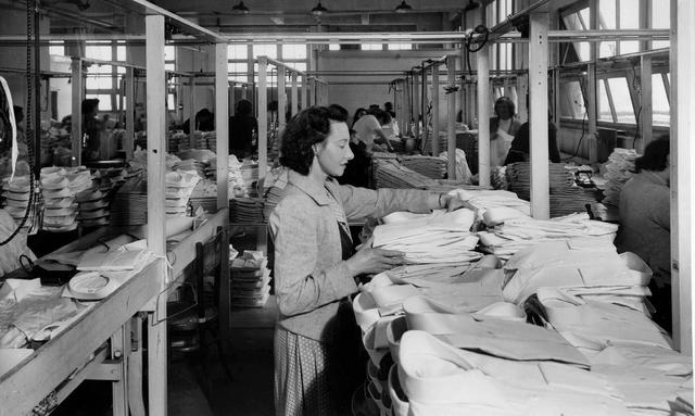 Women working at the Pelaco factory