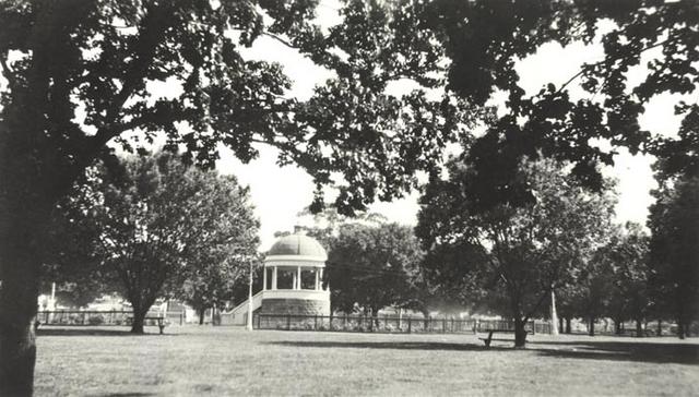 Band rotunda, Edinburgh Gardens, North Fitzroy