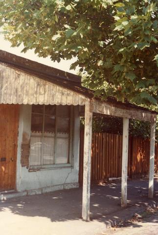 Verandahed building in Abbotsford Street