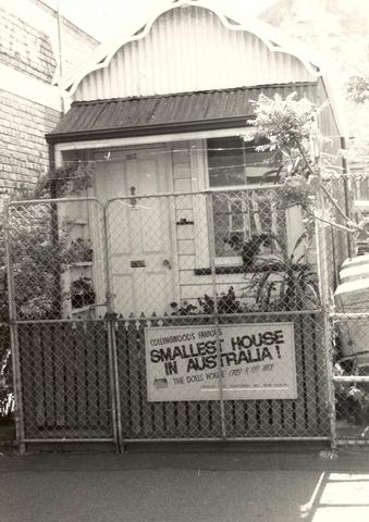 Dolls House in Wellington Street