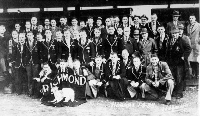 Richmond Football Team in Hobart